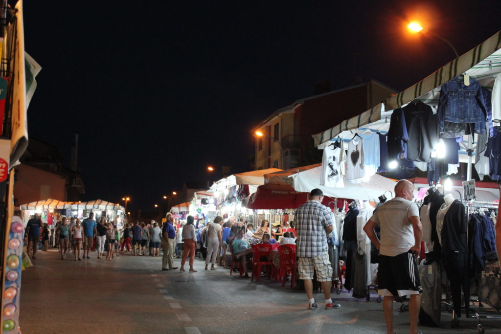 Nachtmarkt in Bibione
