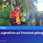 Sieben Jugendliche auf Flussinsel gefangen